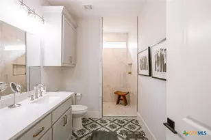 406 W Crestwood Dr, Victoria, TX 77901 - Photo 20