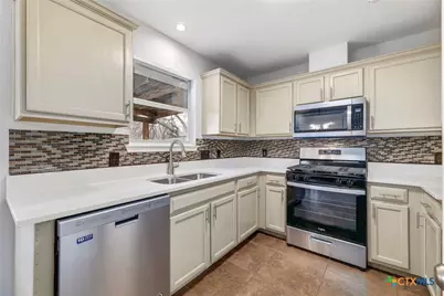214 Crystal Knoll Boulevard, Georgetown, TX 78626 - Photo 8
