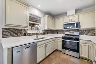 214 Crystal Knoll Blvd, Georgetown, TX 78626 - Photo 8