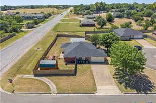 10805 Snow Pea Dr, Waco, TX 76708 - Photo 2