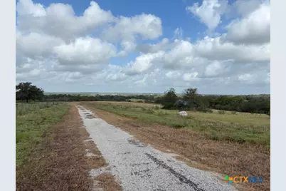 1102 Fm 443, Yoakum, TX 77995 - Photo 4