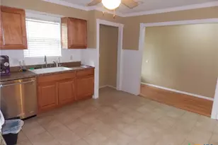 1309 Azalea Ln, New Braunfels, TX 78130 - Photo 4