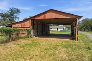 4821 FM467, Seguin, TX 78155 - Photo 32