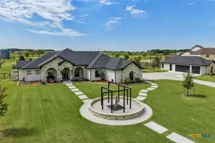 173 Via Lago, Belton, TX 76513 - Photo 1