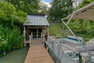 331 River Bend Dr, New Braunfels, TX 78130 - Photo 2