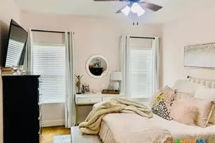 1366 Hanz Dr, New Braunfels, TX 78130 - Photo 4