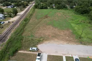 806 & 810 W 7th St, Cameron, TX 76520 - Photo 1