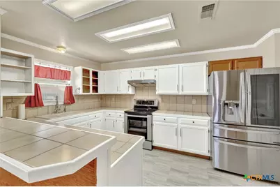 961 Woodrow Circle, New Braunfels, TX 78130 - Photo 8