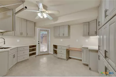 961 Woodrow Circle, New Braunfels, TX 78130 - Photo 10