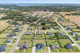 5244 Camargue Dr, Belton, TX 76513 - Photo 2