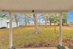 1840 Loop 522, Ganado, TX 77962 - Photo 32