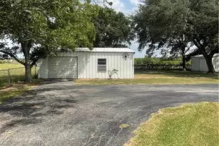 1840 Loop 522, Ganado, TX 77962 - Photo 6