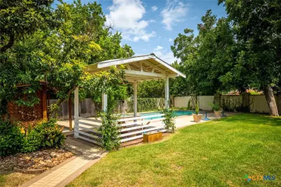 390 S Guenther Avenue, New Braunfels, TX 78130 - Photo 34