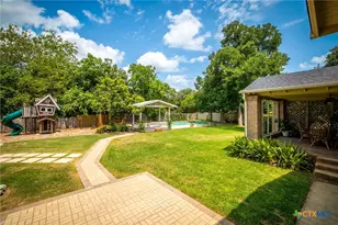 390 S Guenther Ave, New Braunfels, TX 78130 - Photo 32