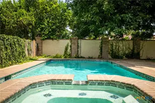 390 S Guenther Ave, New Braunfels, TX 78130 - Photo 36