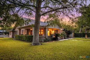390 S Guenther Ave, New Braunfels, TX 78130 - Photo 1