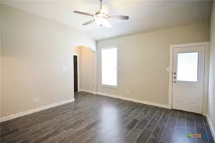 502 Creekside Frst, New Braunfels, TX 78130 - Photo 4