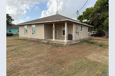 602 W Dallas Avenue, Seadrift, TX 77983 - Photo 2