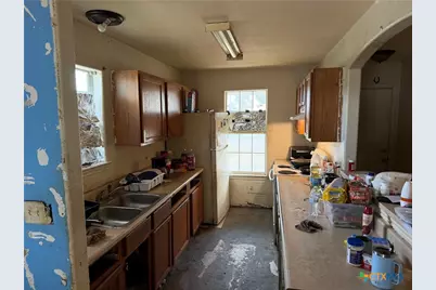 602 W Dallas Avenue, Seadrift, TX 77983 - Photo 4