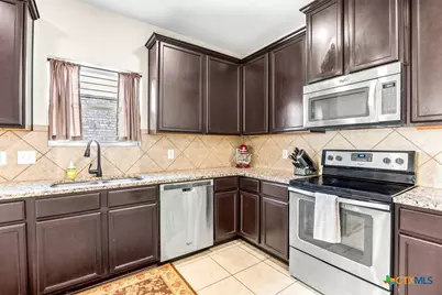 330 Callalily, New Braunfels, TX 78132 - Photo 6