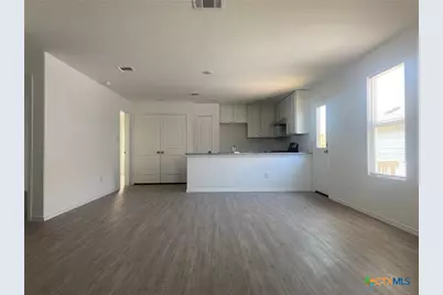7102 Satellite Way, San Antonio, TX 78252 - Photo 2
