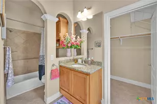 10319 Oak Forest Way, New Braunfels, TX 78132 - Photo 10