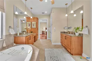 10319 Oak Forest Way, New Braunfels, TX 78132 - Photo 32