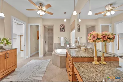 10319 Oak Forest Way, New Braunfels, TX 78132 - Photo 32