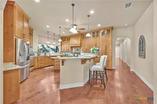 10319 Oak Forest Way, New Braunfels, TX 78132 - Photo 18