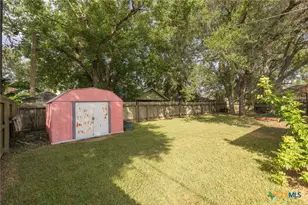 410 Paisano Dr, Victoria, TX 77904 - Photo 6