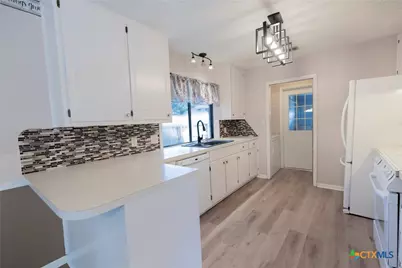410 Paisano Drive, Victoria, TX 77904 - Photo 12