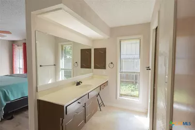 410 Paisano Drive, Victoria, TX 77904 - Photo 18