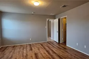1024S Sandwell Ct, Seguin, TX 78155 - Photo 4