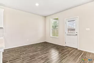2521 Ayers Dr, Seguin, TX 78155 - Photo 10