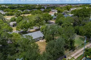 437 Wallace St, Seguin, TX 78155 - Photo 30