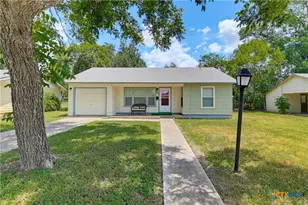437 Wallace St, Seguin, TX 78155 - Photo 1