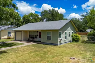 437 Wallace St, Seguin, TX 78155 - Photo 22