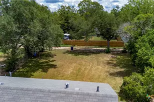 437 Wallace St, Seguin, TX 78155 - Photo 28