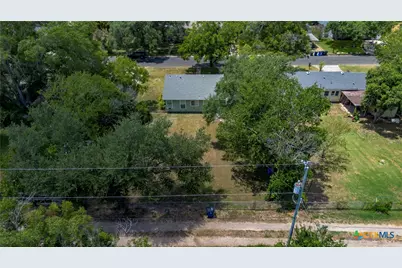 437 Wallace Street, Seguin, TX 78155 - Photo 24