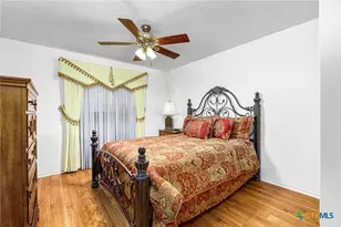 305 Westbend Cir, Seguin, TX 78155 - Photo 14