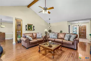 305 Westbend Cir, Seguin, TX 78155 - Photo 4
