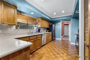 305 Westbend Cir, Seguin, TX 78155 - Photo 8