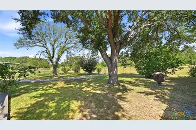 16647 Fm 725, Seguin, TX 78155 - Photo 12