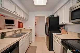 11839 Parliament St, San Antonio, TX 78216 - Photo 8