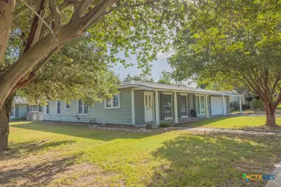 313 3rd Street, Cuero, TX 77954 - Photo 2