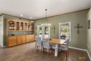 172 Meadow Lake Dr, Seguin, TX 78155 - Photo 8