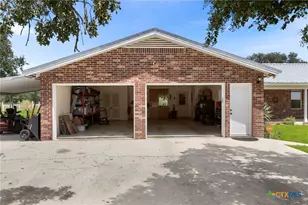 172 Meadow Lake Dr, Seguin, TX 78155 - Photo 30