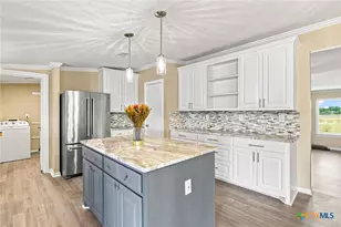 730 Shady Holw Rd, Victoria, TX 77904 - Photo 10