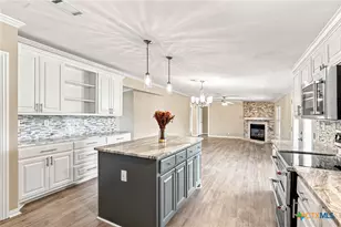 730 Shady Holw Rd, Victoria, TX 77904 - Photo 10