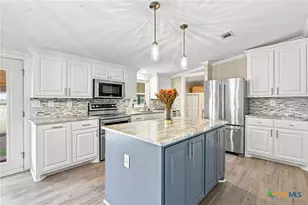 730 Shady Holw Rd, Victoria, TX 77904 - Photo 12